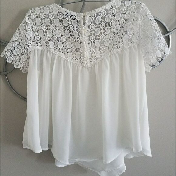 Neiman Marcus Dex brand cream/lace top! - Picture 2 of 4